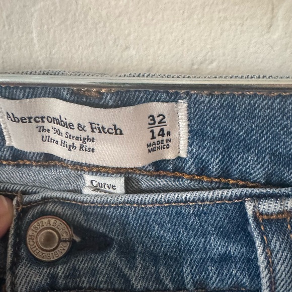 Abercrombie and Fitch 90’s Straight ultra High Rise Curve Love Jeans Size 31 - Picture 5 of 6